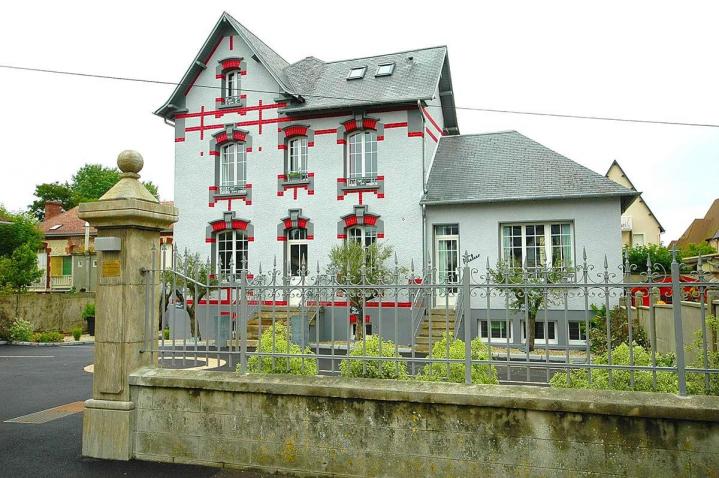 Courseulles-sur-Mer Manor